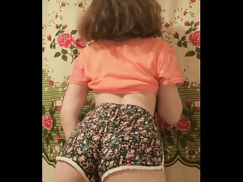 ❤️ מותק צעיר סקסי פושט את המכנסיים הקצרים במצלמה ️❌ פורנו ב-iw.banglablog.top ❌❤